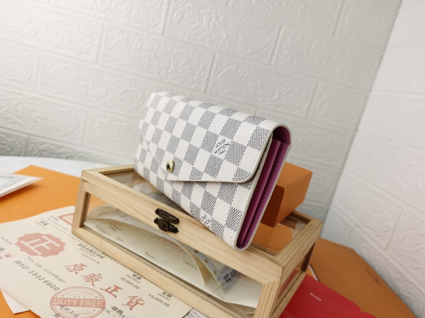 LVコピーウォレット正面デザイン